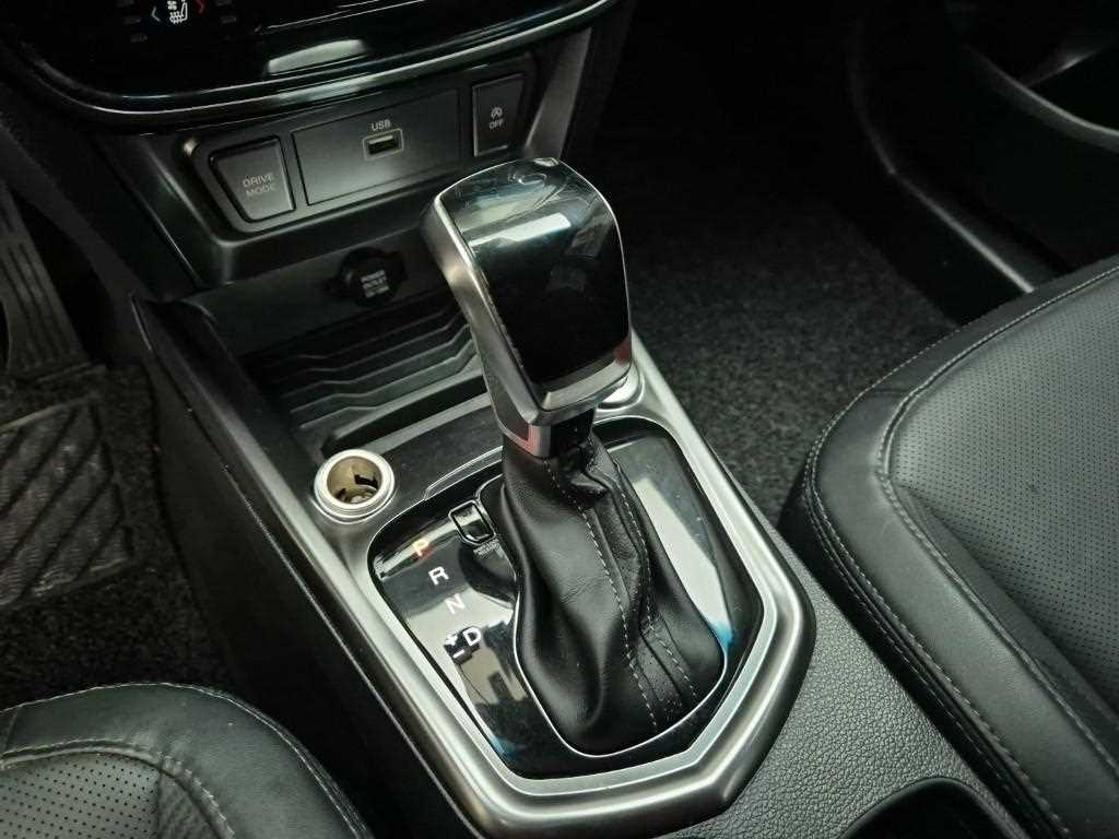 Ssangyong Tivoli - Vista 8