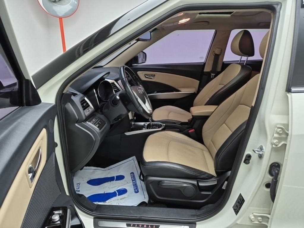 Ssangyong Tivoli - Vista 11