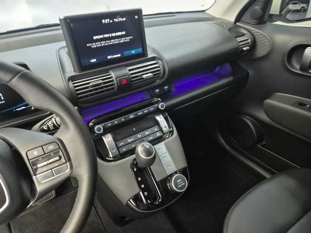 HYUNDAI Casper - Vista 10