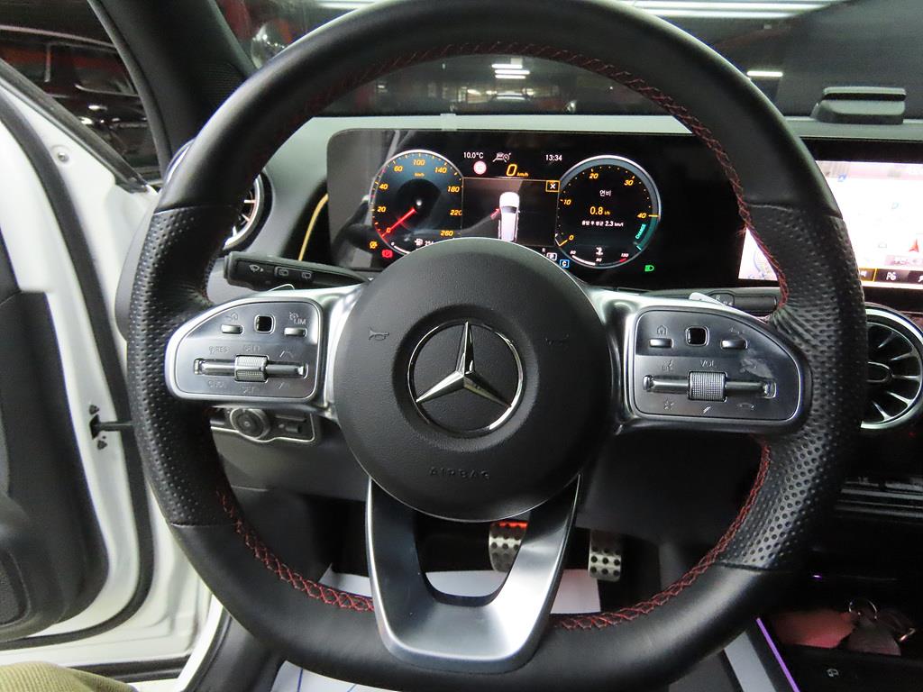 Mercedes Benz GLB Class - Vista 8