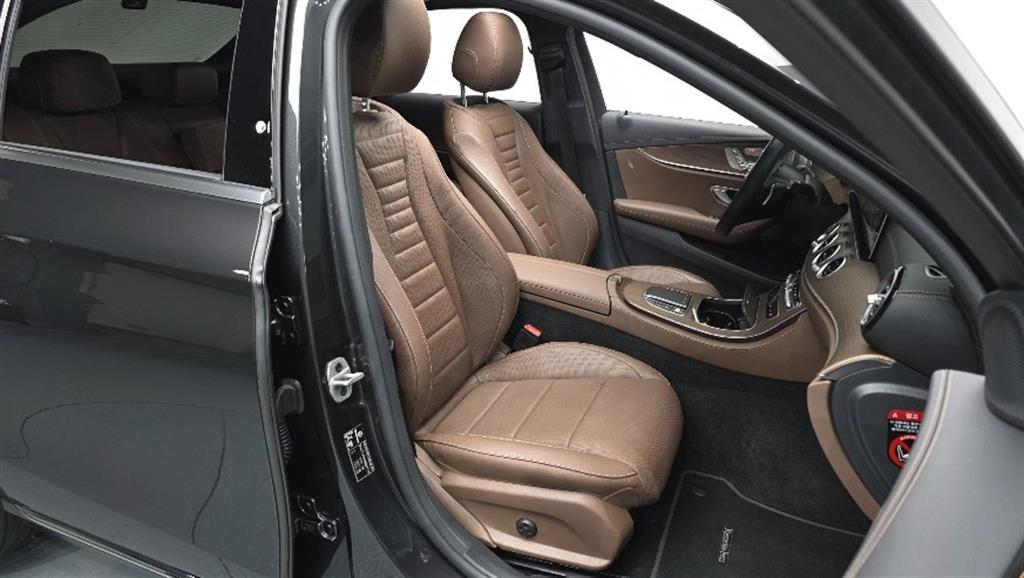 Mercedes Benz E class - Vista 10