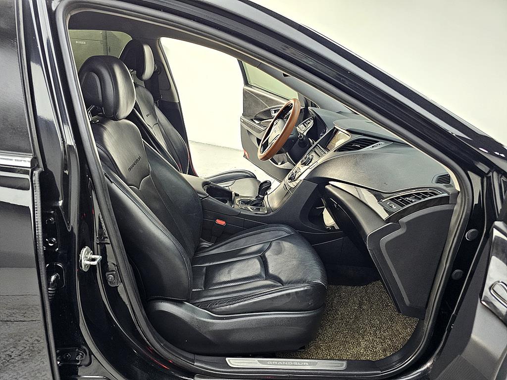 HYUNDAI Grandeur - Vista 11