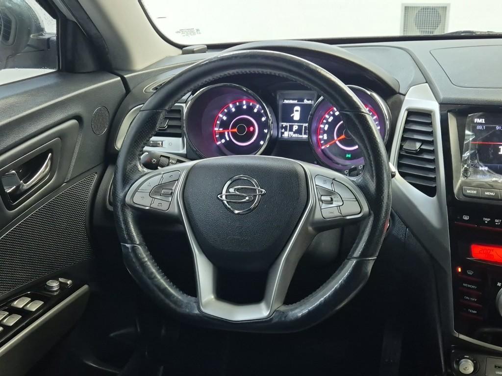 Ssangyong Tivoli - Vista 9