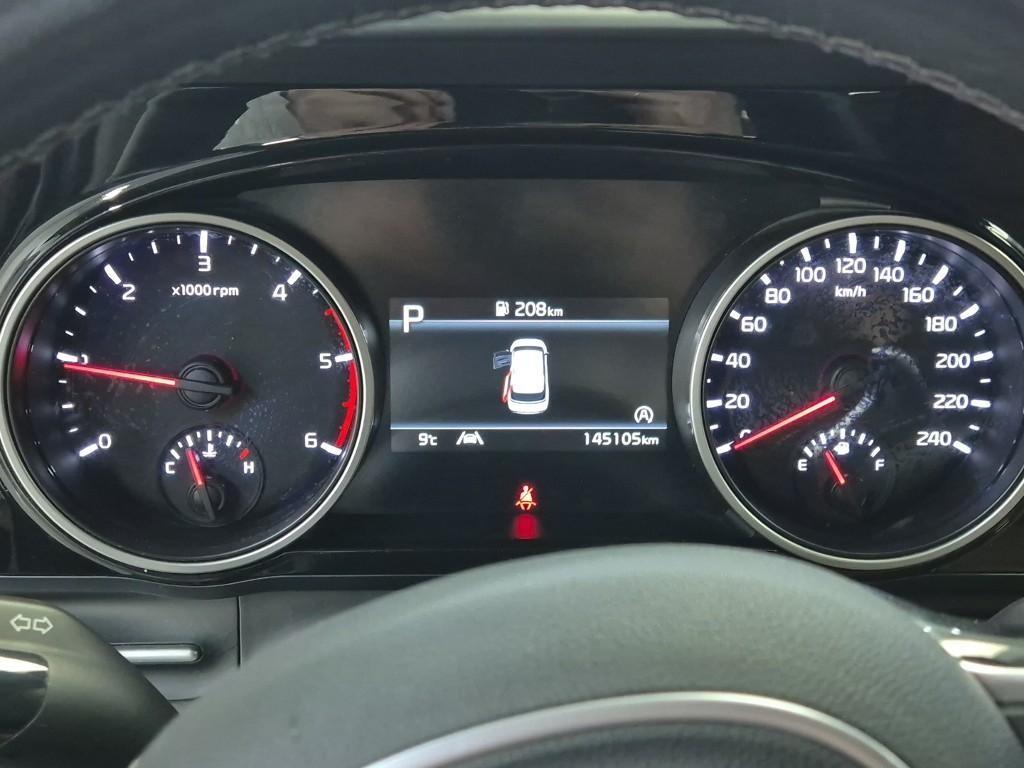 KIA Carnival - Vista 6