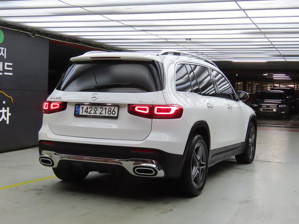 Mercedes Benz GLB Class - Vista 4