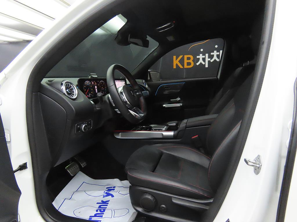 Mercedes Benz GLB Class - Vista 5