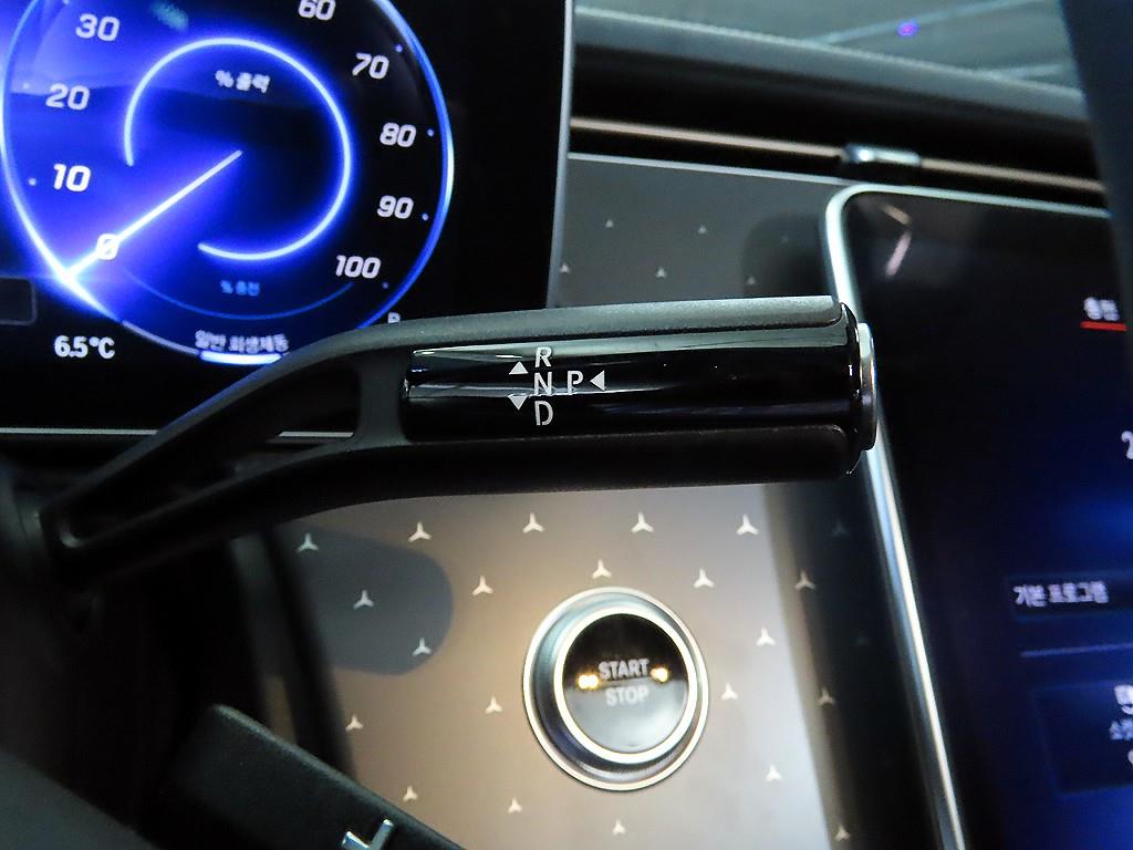 Mercedes Benz EQE - Vista 12