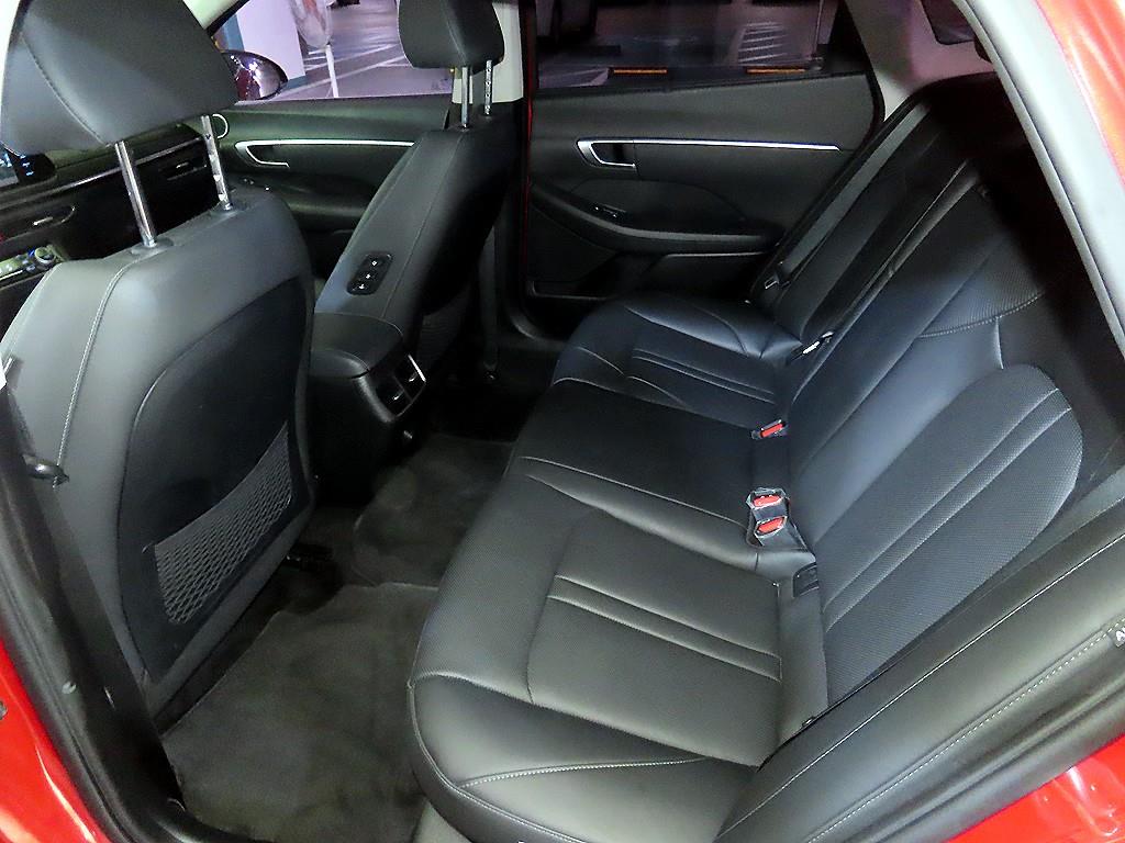 HYUNDAI Sonata - Vista 7