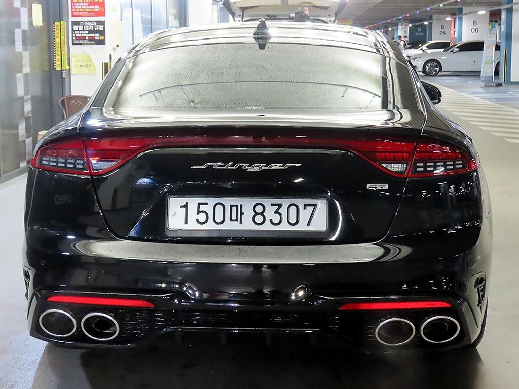 KIA Stinger - Vista 5
