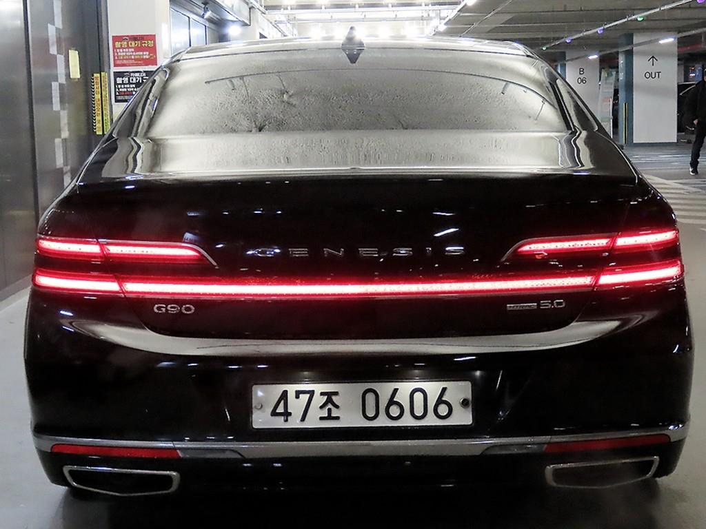 Genesis G90 - Vista 5