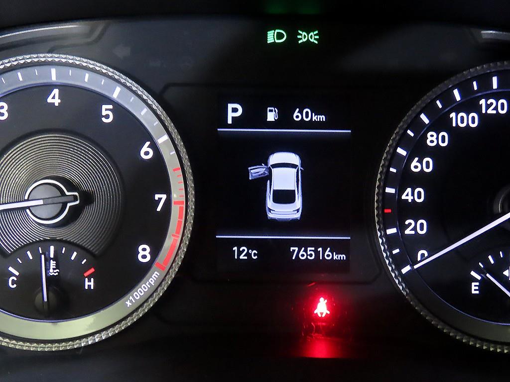 HYUNDAI Sonata - Vista 9