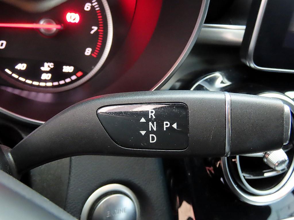 Mercedes Benz GLC Class - Vista 11