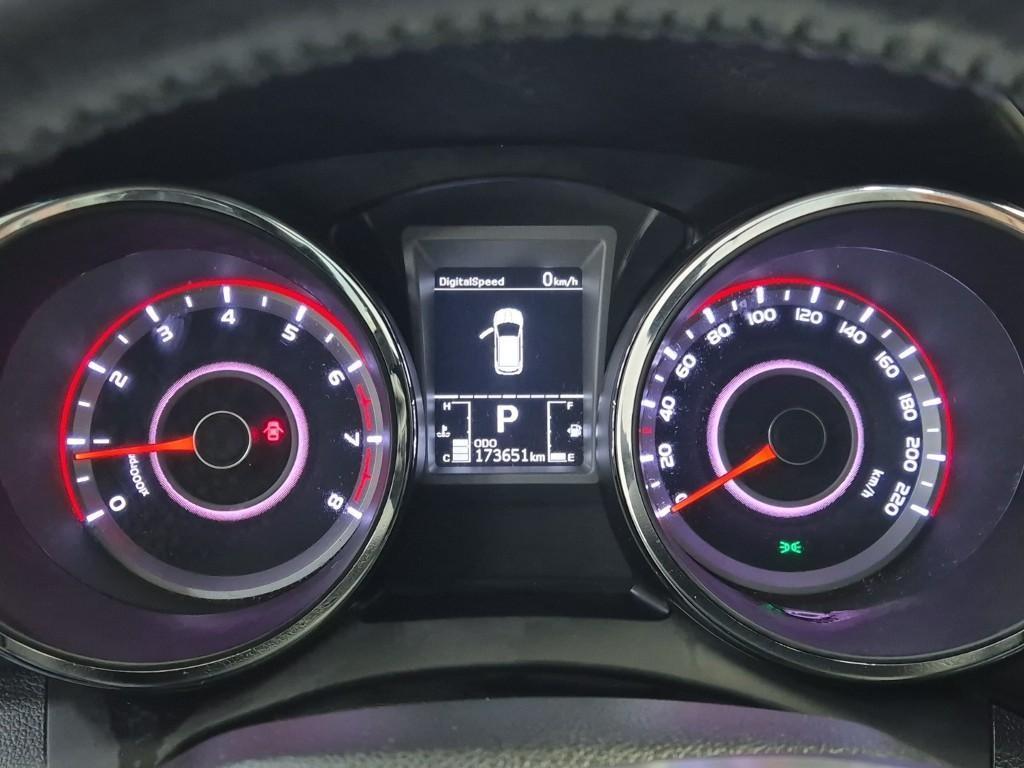 Ssangyong Tivoli - Vista 6