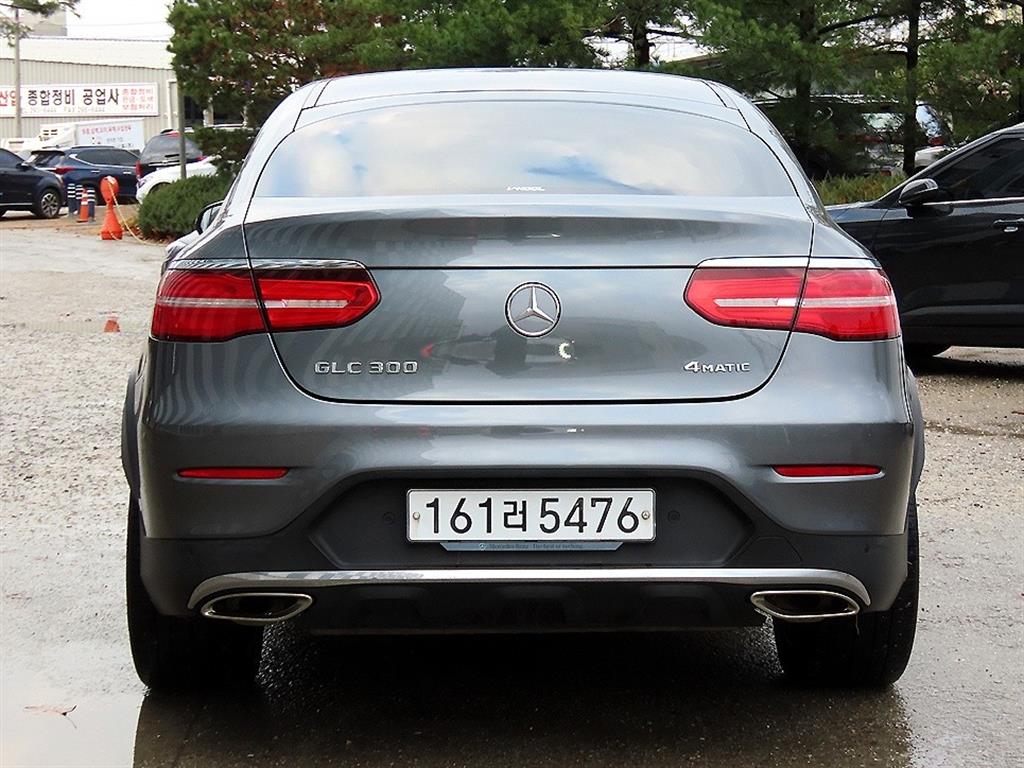 Mercedes Benz GLC Class - Vista 4