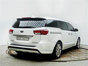 KIA Carnival - Vista 8