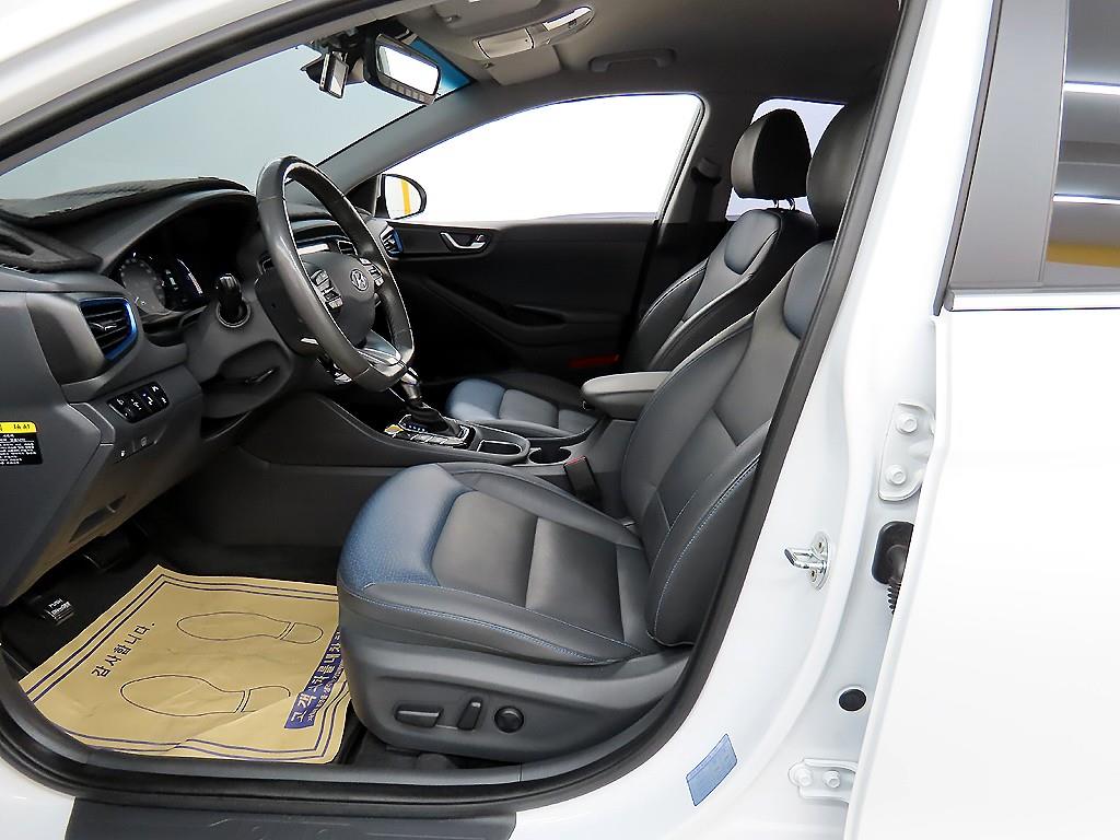 HYUNDAI Ioniq - Vista 5