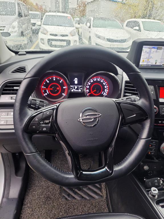 Ssangyong Tivoli - Vista 6