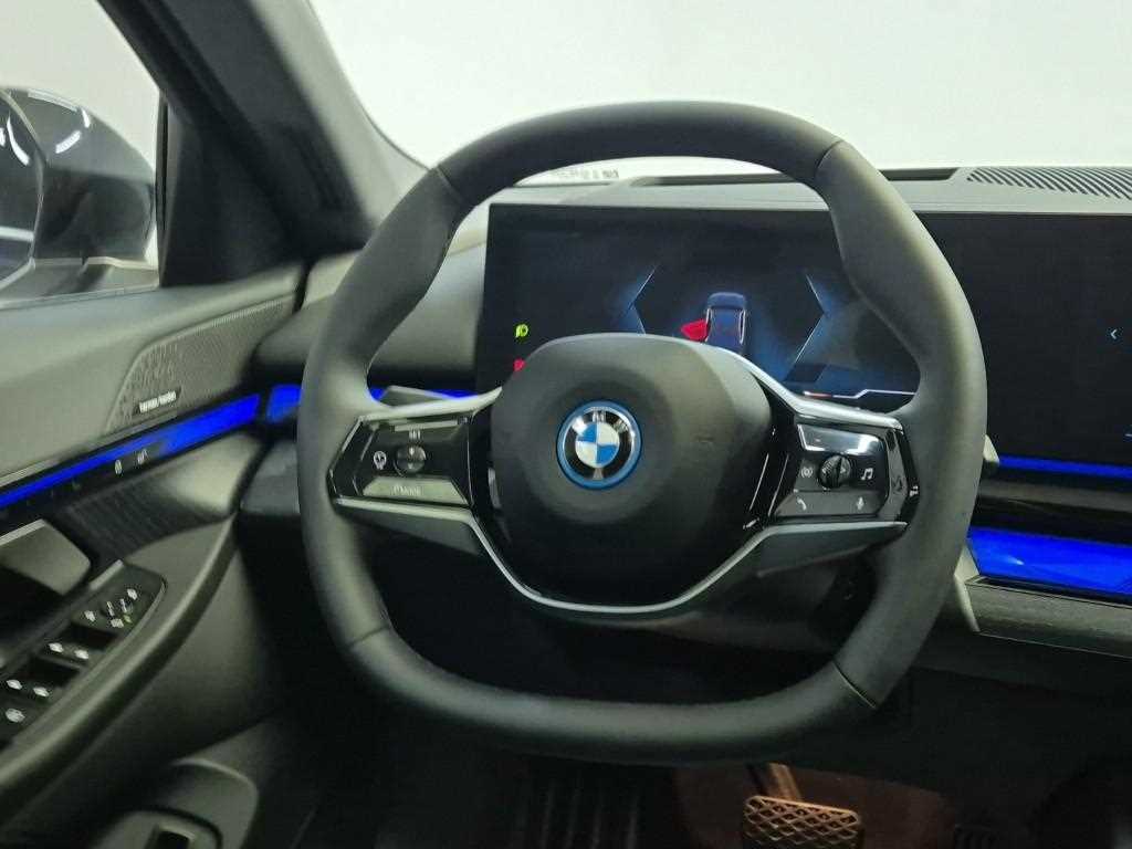 BMW i5 - Vista 9