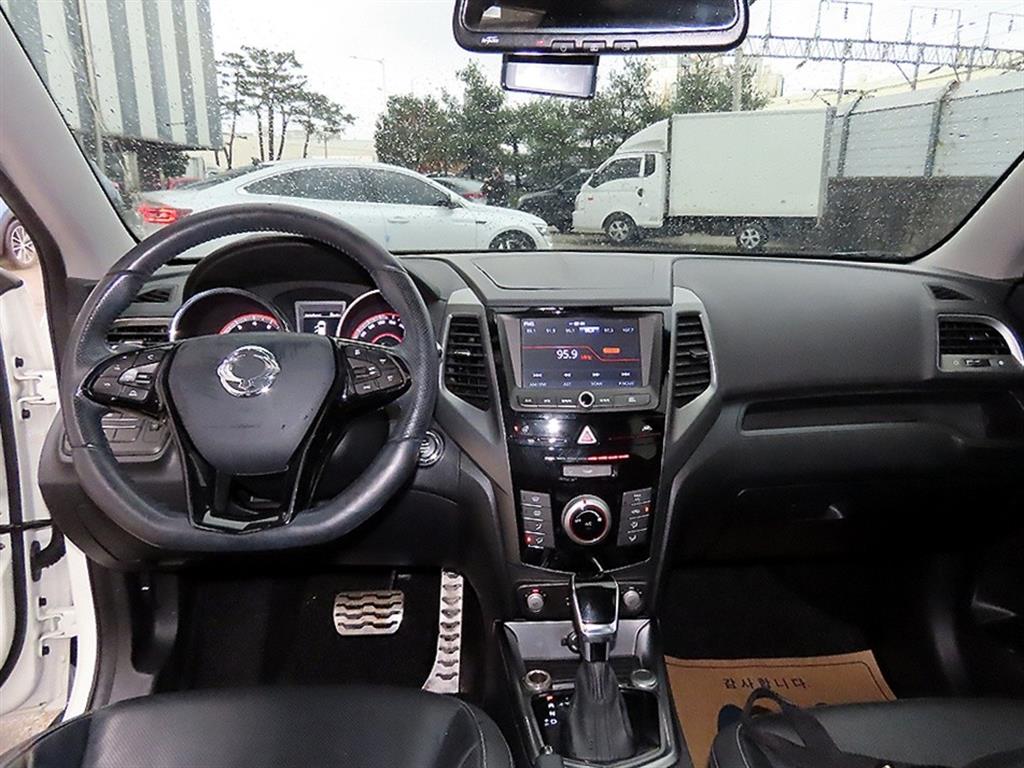 Ssangyong Tivoli - Vista 7