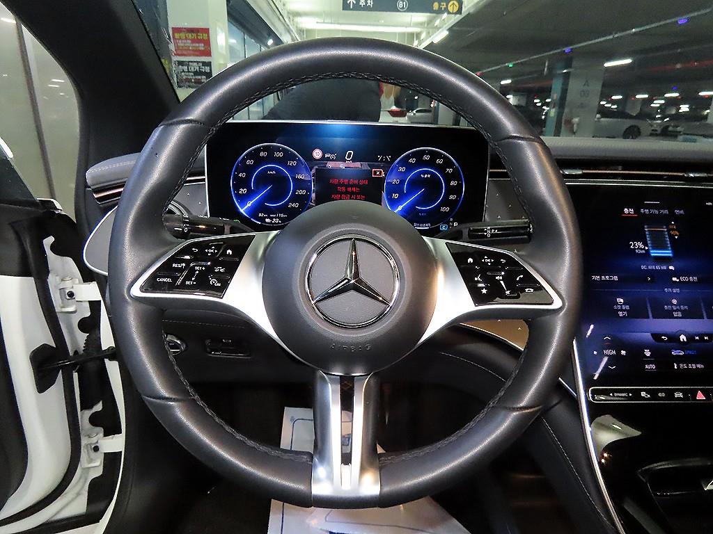 Mercedes Benz EQE - Vista 8