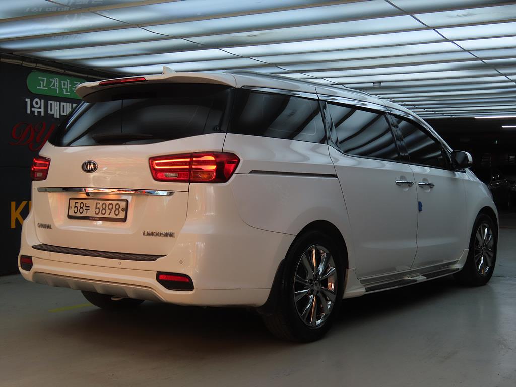 KIA Carnival - Vista 4