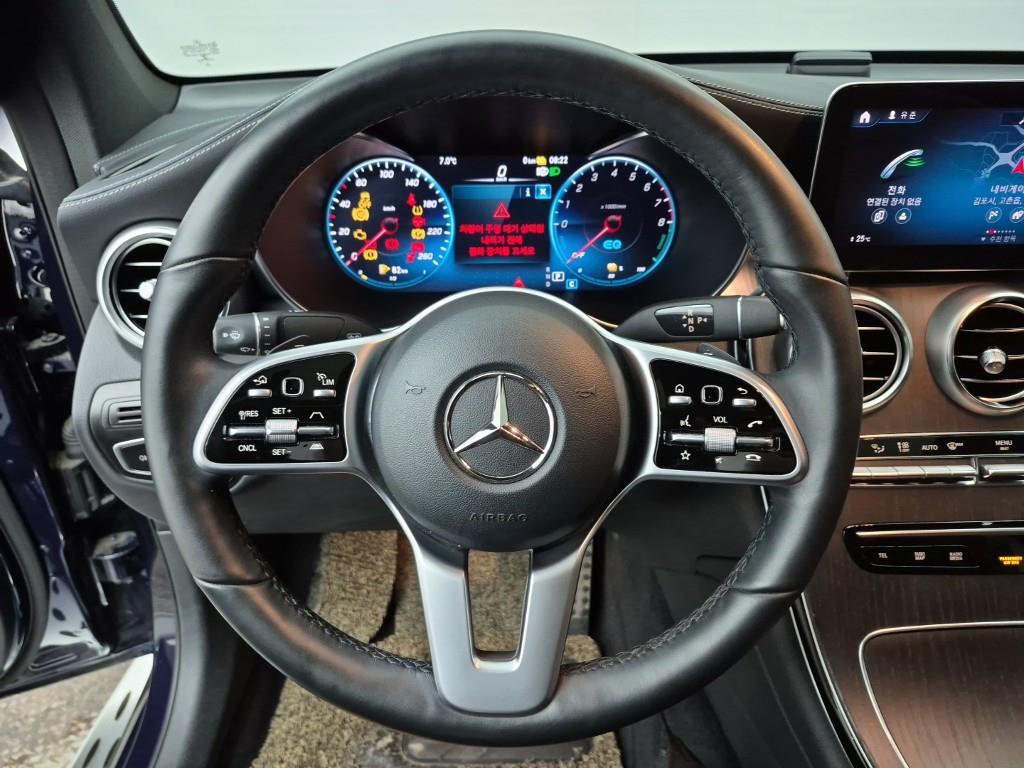 Mercedes Benz GLC Class - Vista 9