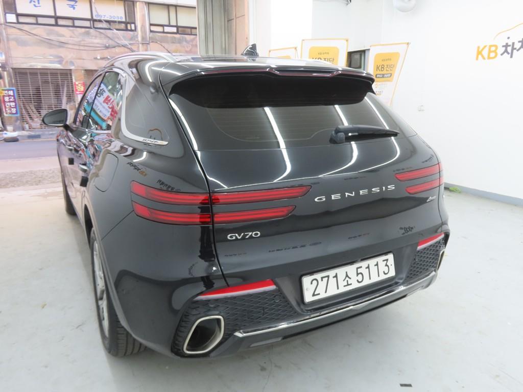 Genesis GV70 - Vista 4