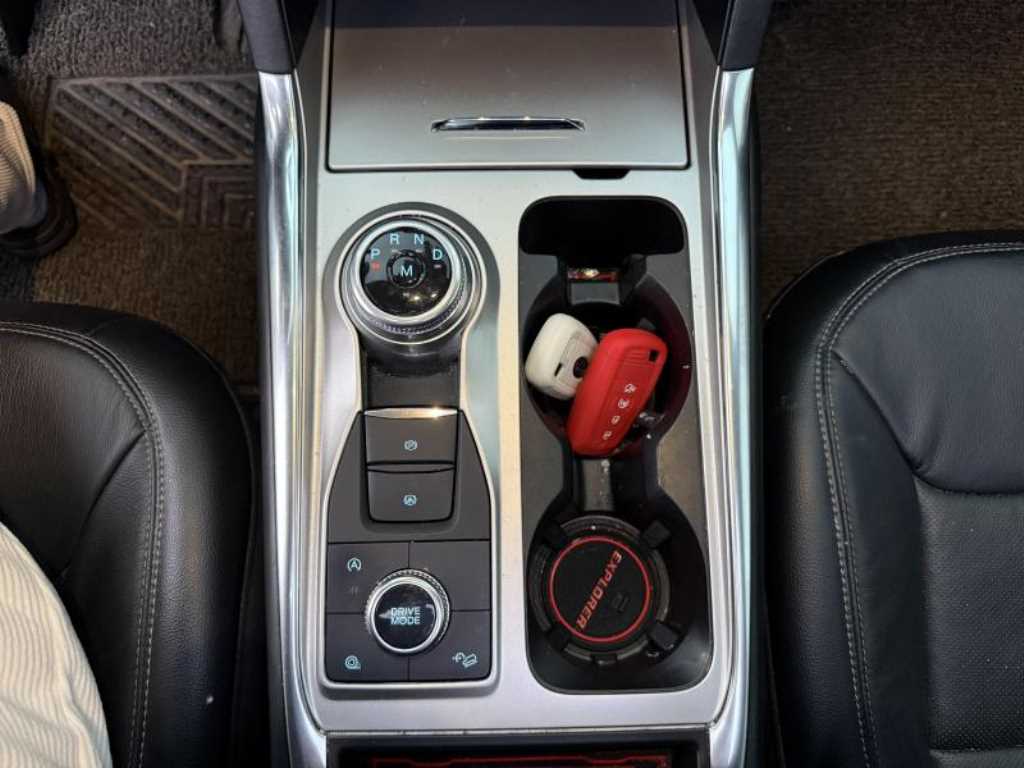 Ford Explorer - Vista 8