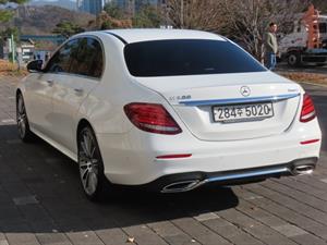 Mercedes Benz E class - Vista 8