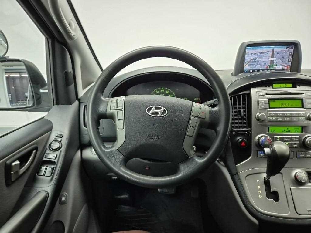 HYUNDAI Starex - Vista 9