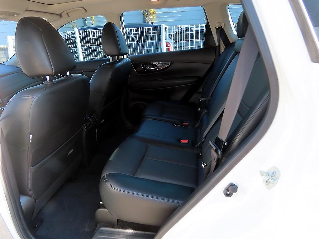 Nissan Extrail - Vista 6