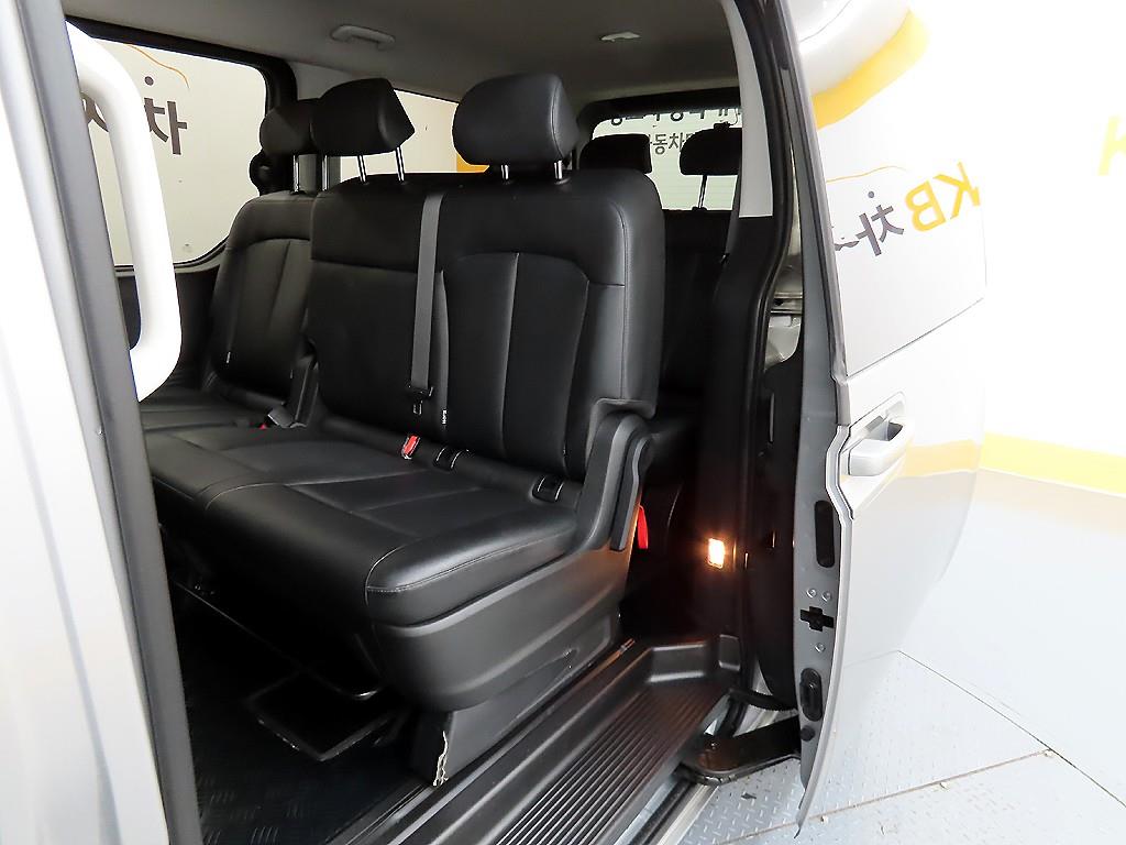 HYUNDAI Staria - Vista 6