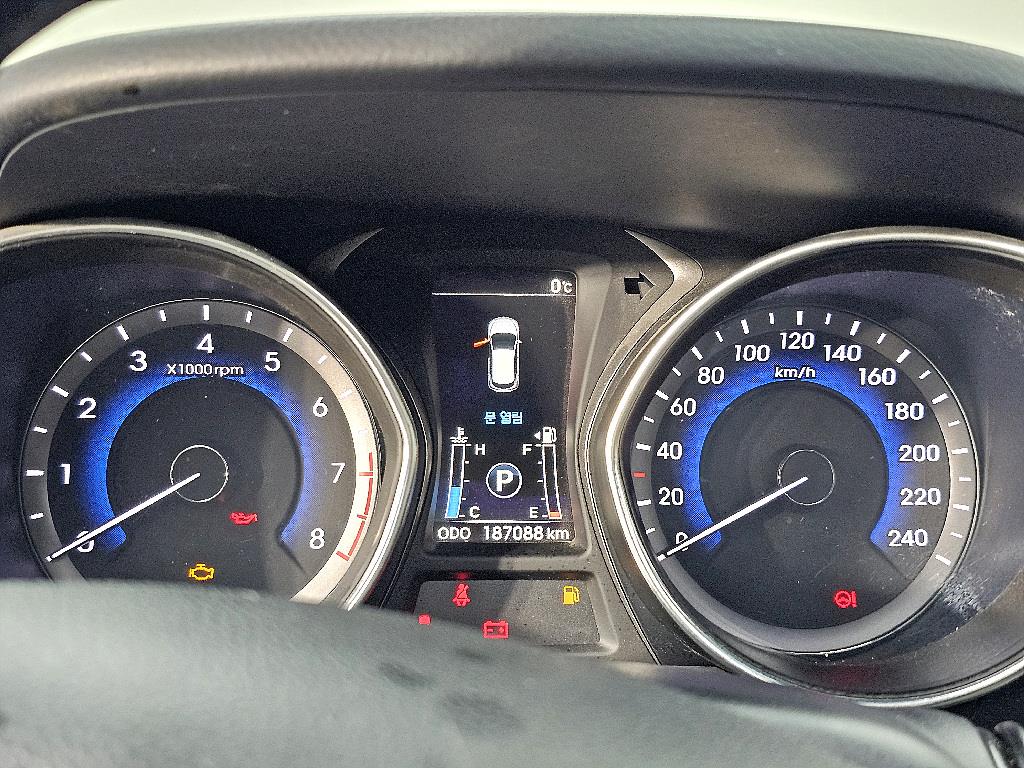 HYUNDAI i30 - Vista 7