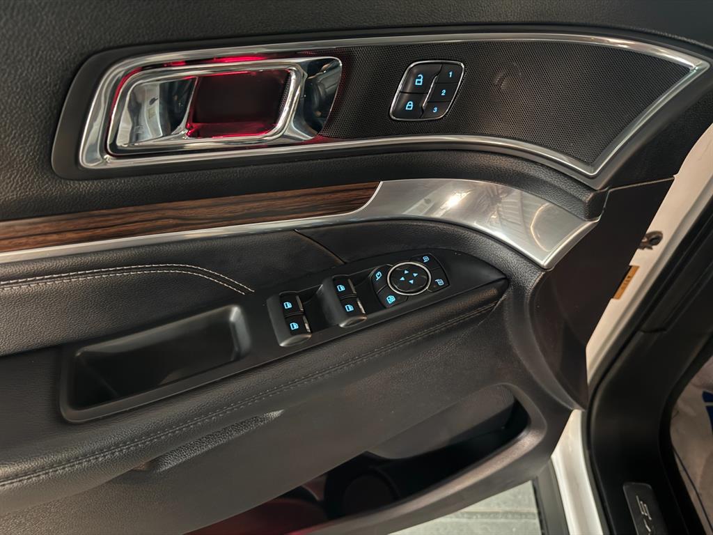 Ford Explorer - Vista 11