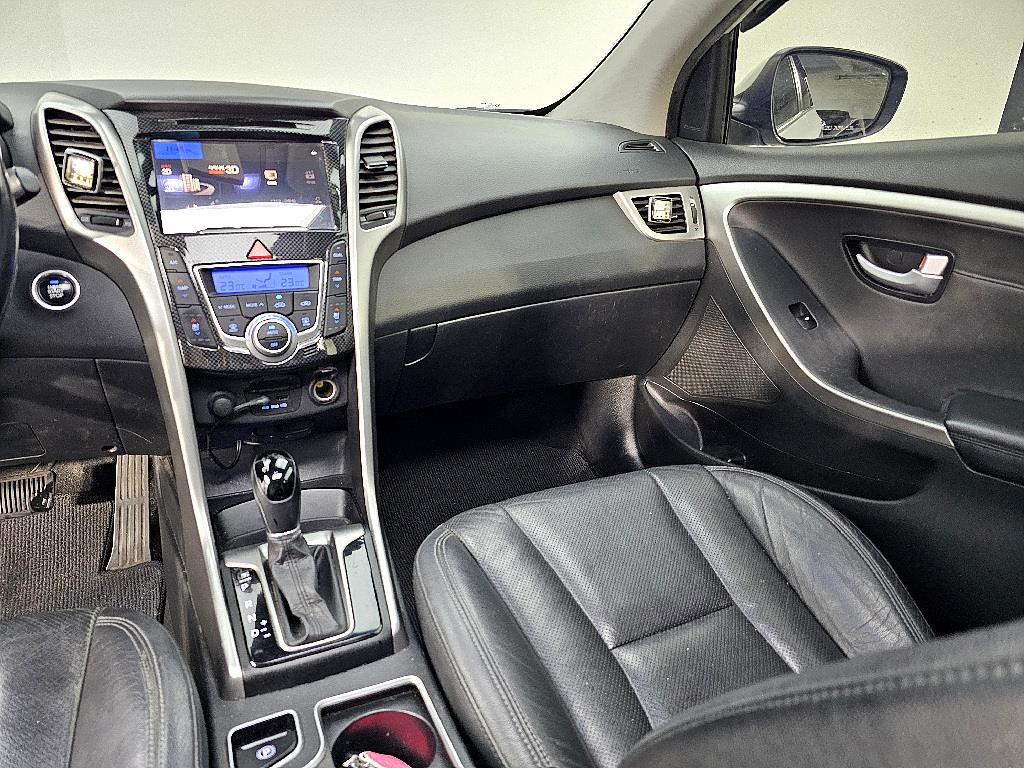 HYUNDAI i30 - Vista 10