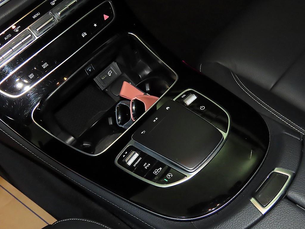 Mercedes Benz E class 2021 Gris - Importación desde Corea - HF Imports Iquique - Foto 13