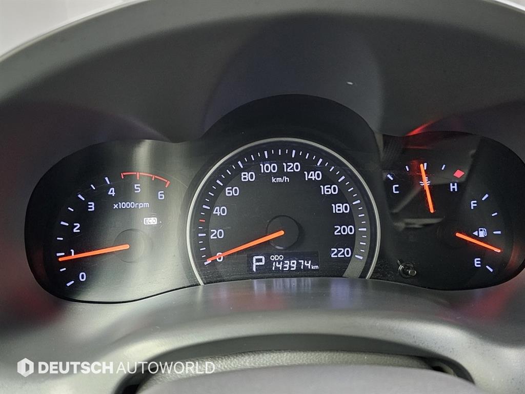 KIA Carnival - Vista 8