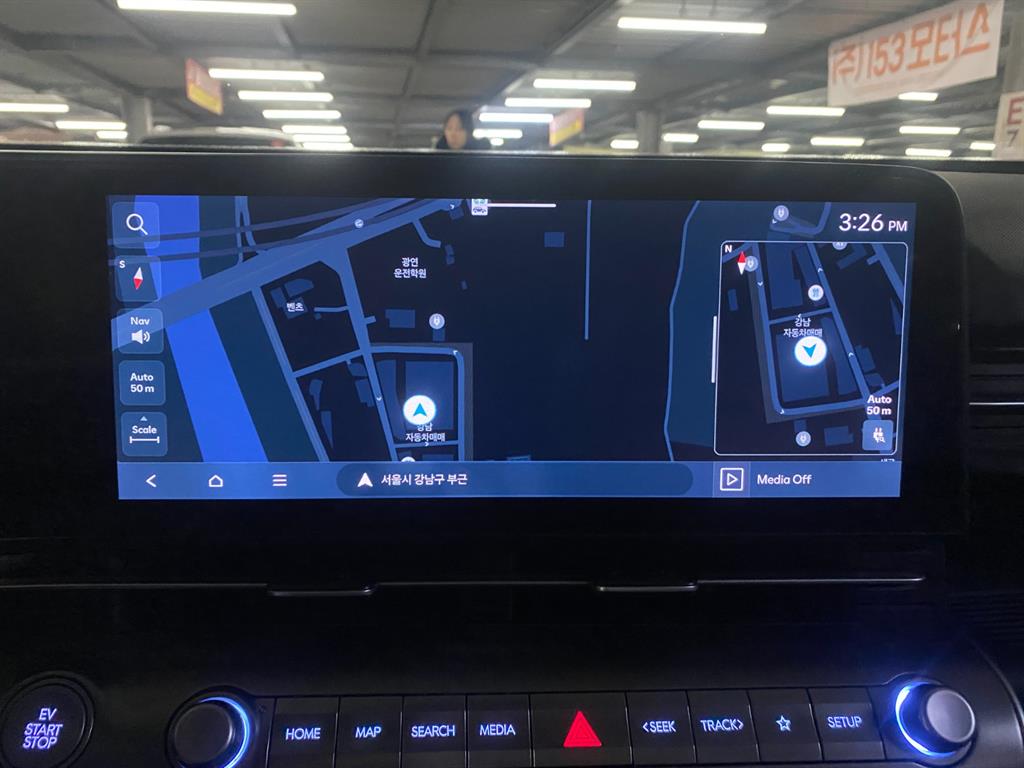 HYUNDAI Kona - Vista 9