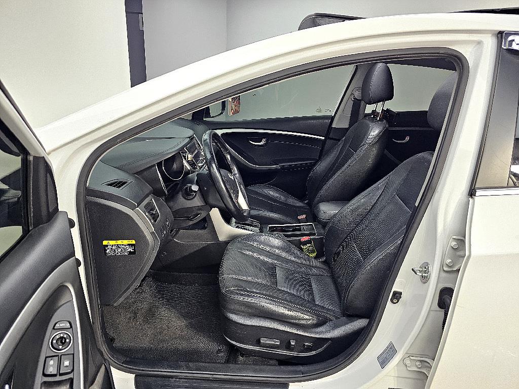 HYUNDAI i30 - Vista 8