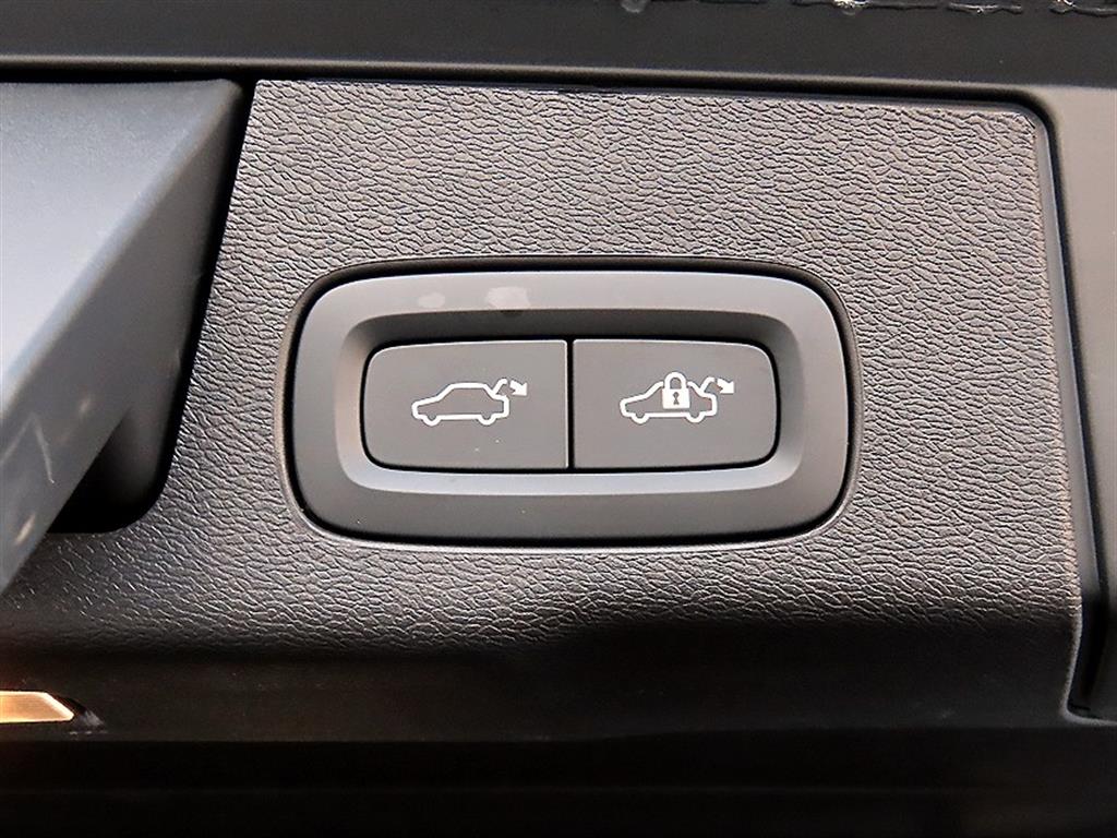 Volvo XC60 2025 Negro - Importación desde Corea - HF Imports Iquique - Foto 15