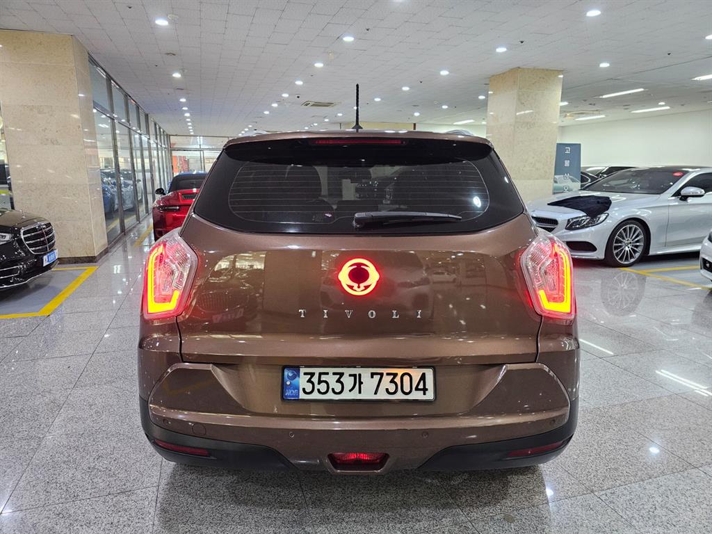Ssangyong Tivoli - Vista 4