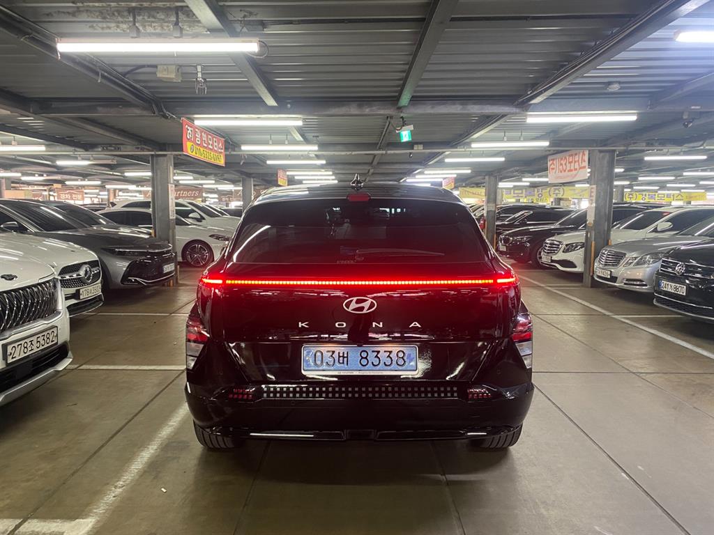 HYUNDAI Kona - Vista 5