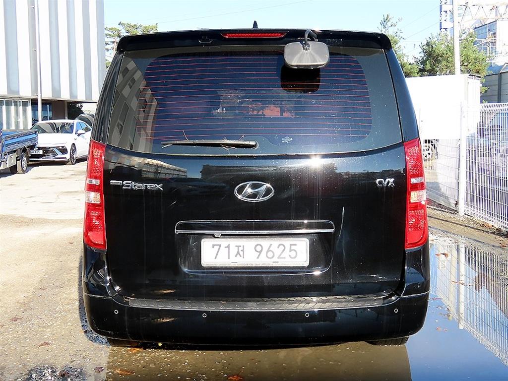 HYUNDAI Starex - Vista 4