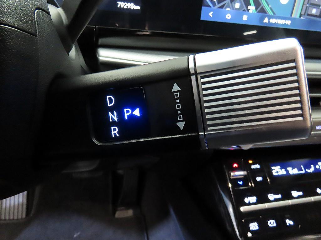 HYUNDAI Grandeur - Vista 12