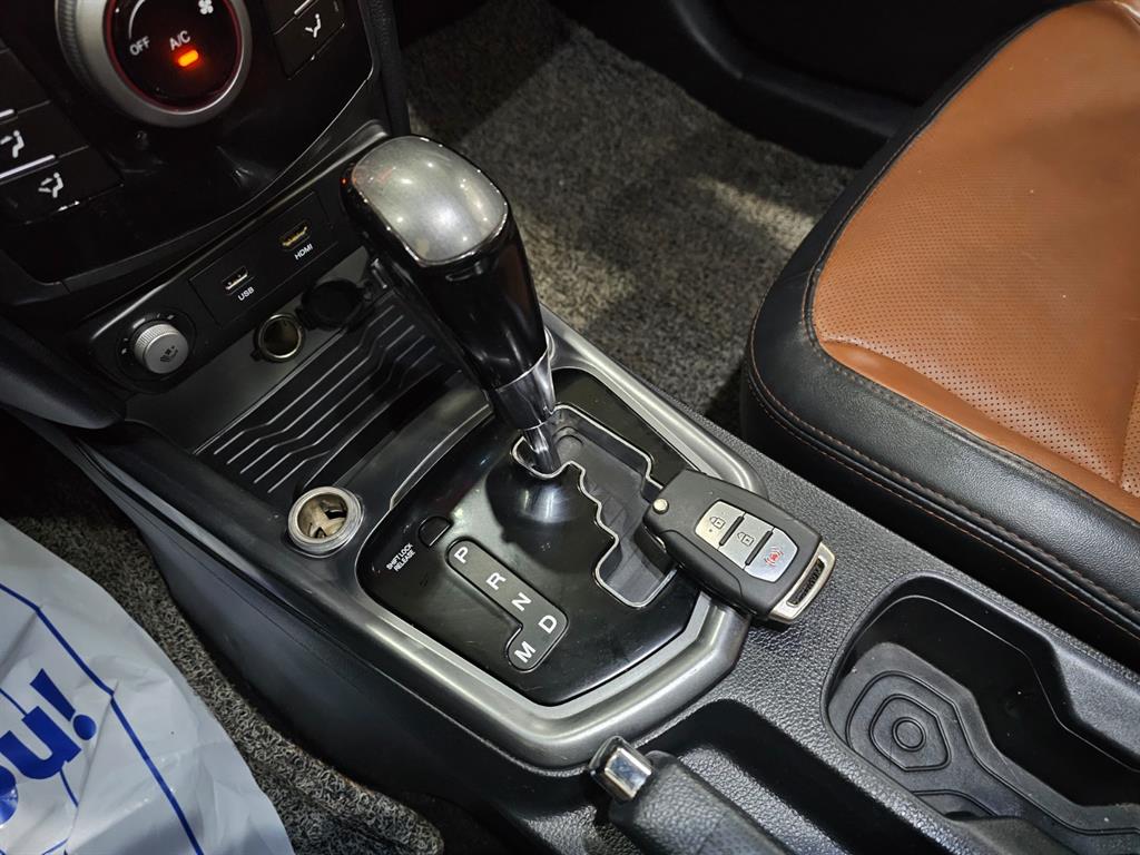 Ssangyong Tivoli - Vista 9