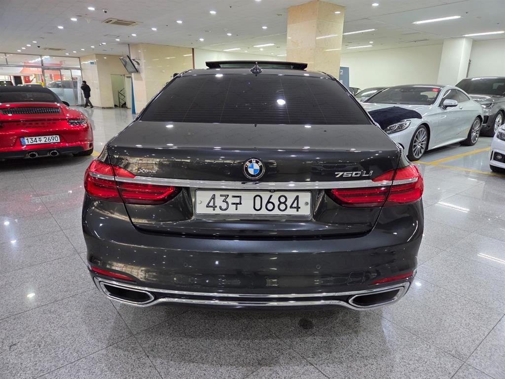 BMW 7 Series - Vista 4