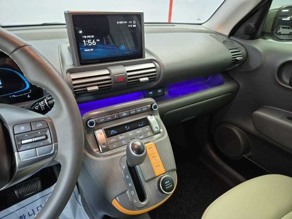 HYUNDAI Casper - Vista 10