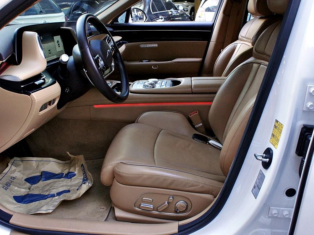 Genesis G90 - Vista 9