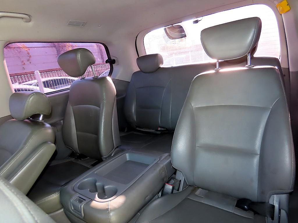 HYUNDAI Starex - Vista 7