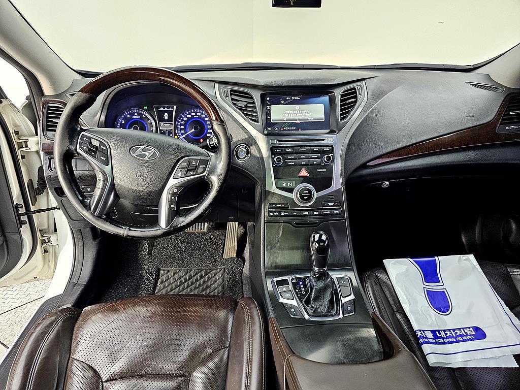 HYUNDAI Grandeur - Vista 5